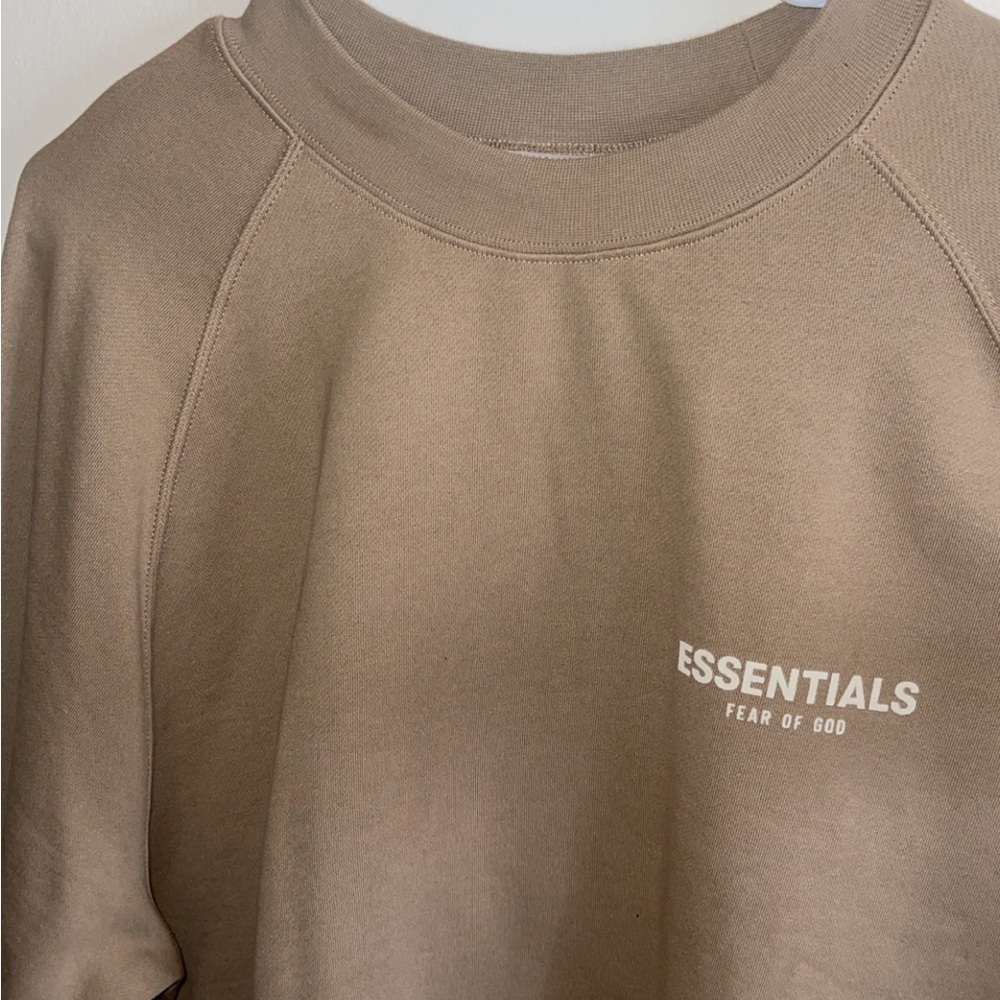 Essentials Crew Neck Brown
